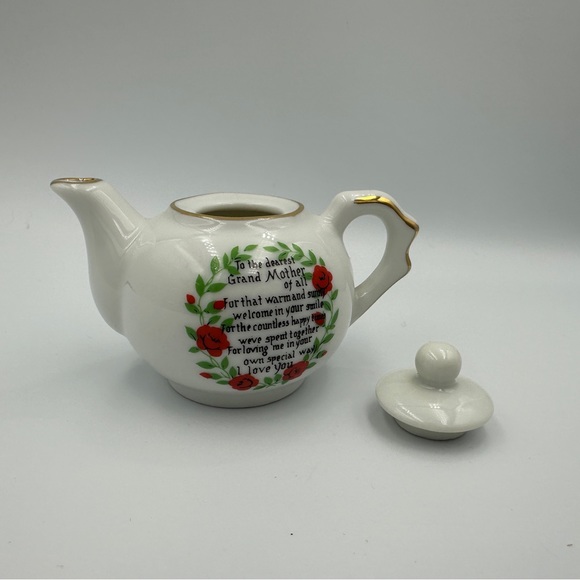 Vintage Mini Porcelain Teapot for a Grandmother with removable lid- - Picture 11 of 11